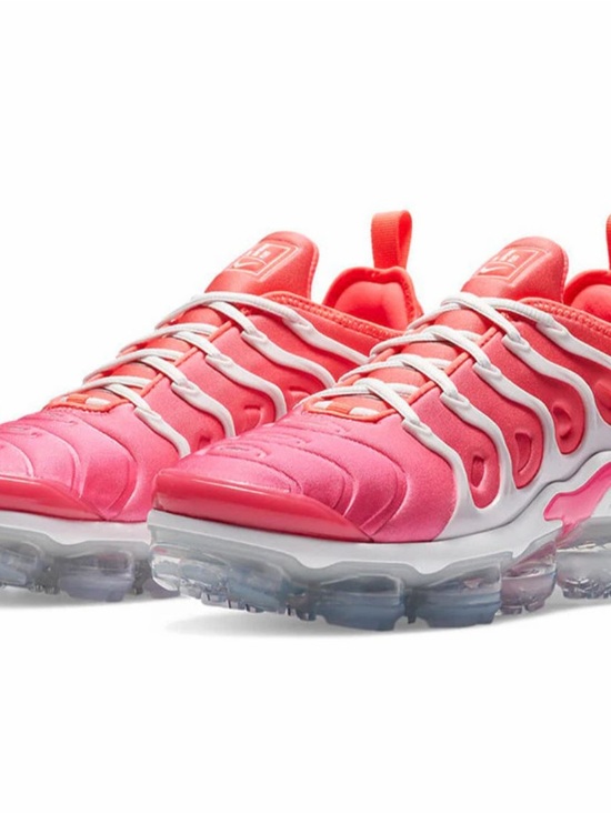 Nike Shoes - Nike Air Vapormax Plus “Pink Blast” EUC